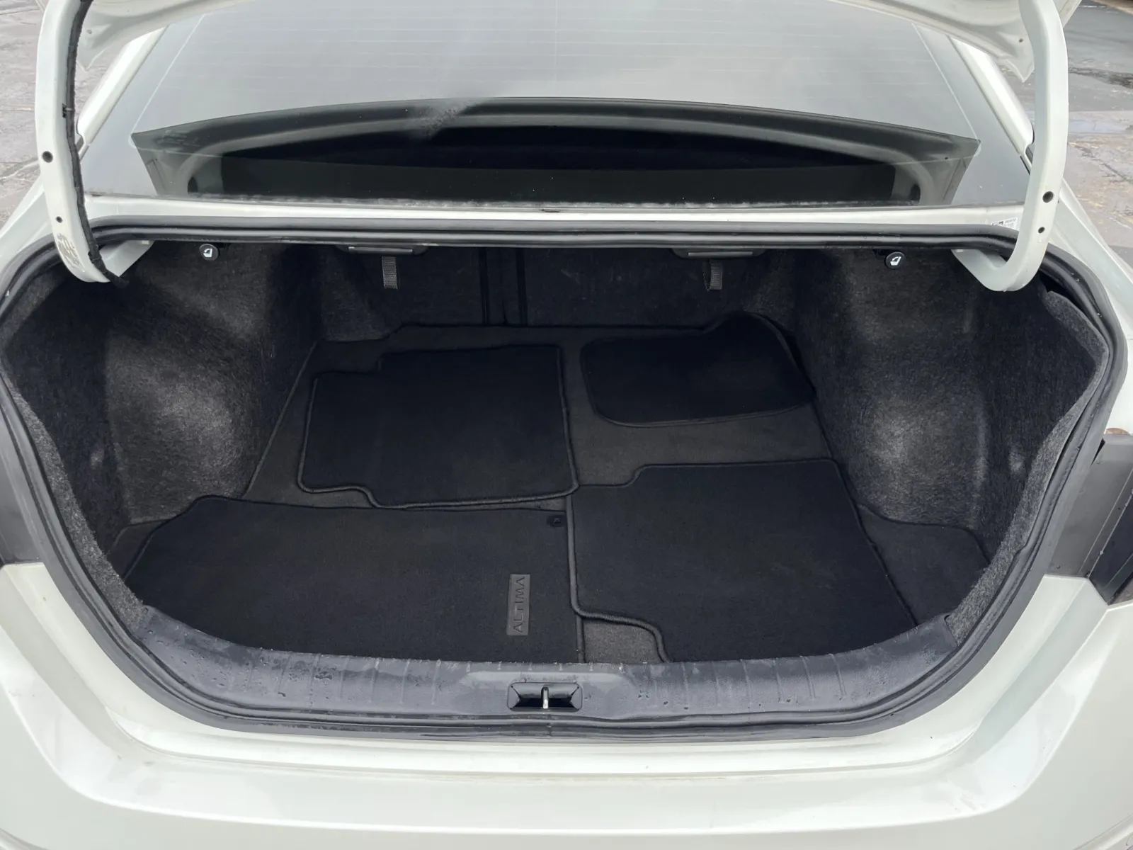 Nissan Altima photo 12