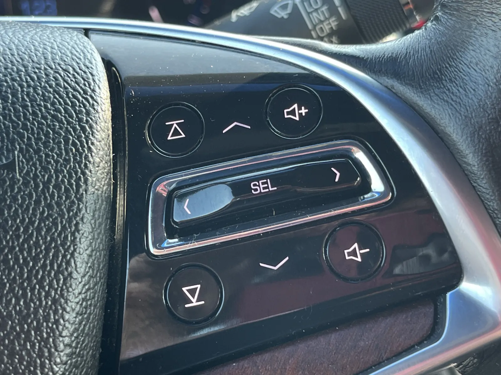 Cadillac XTS photo 20