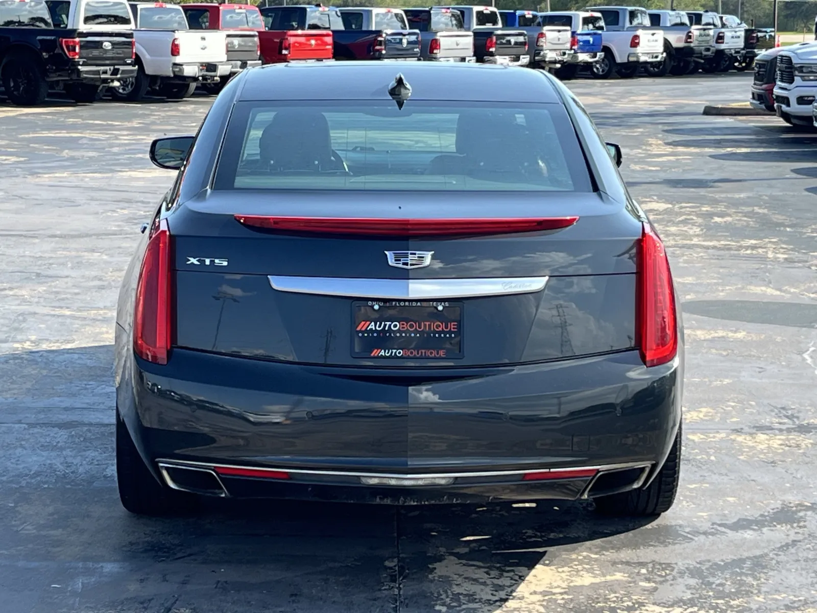 Cadillac XTS photo 8