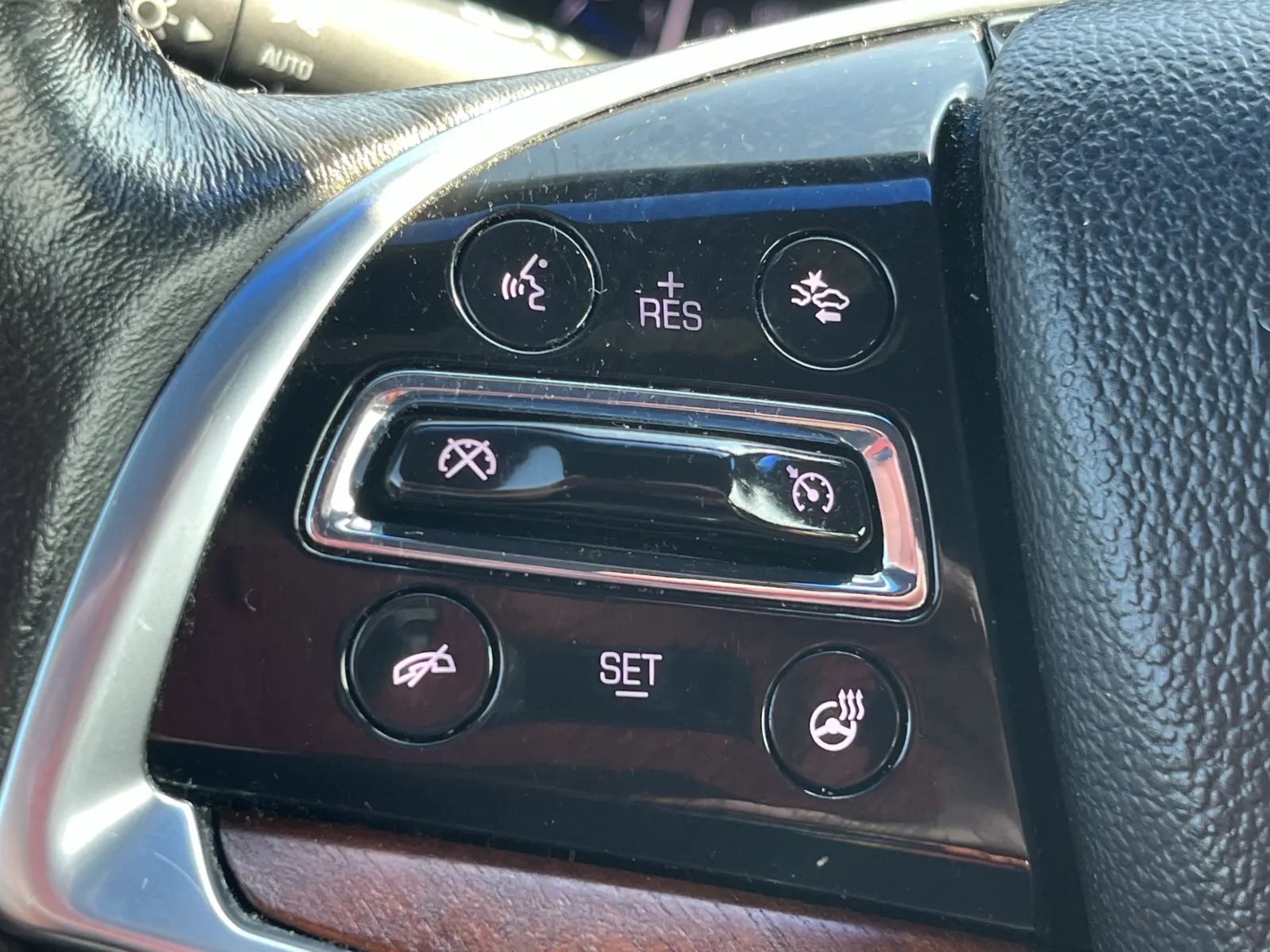 Cadillac XTS photo 19
