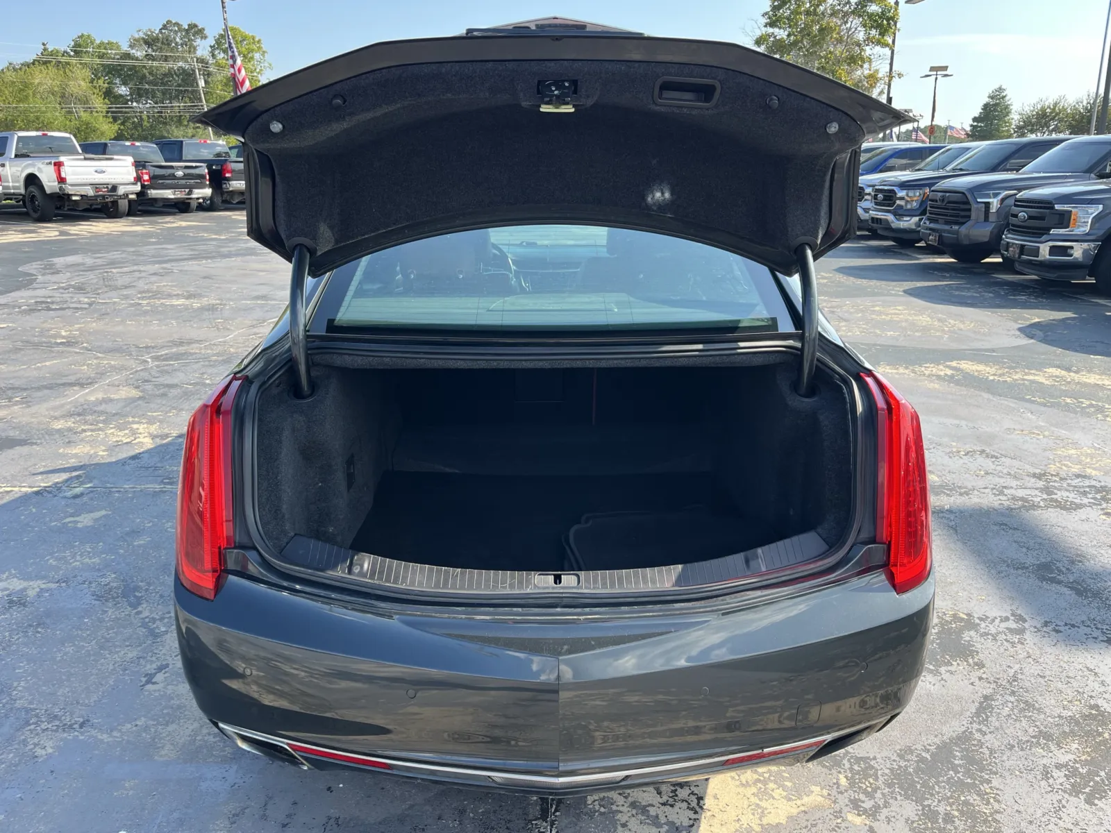 Cadillac XTS photo 12