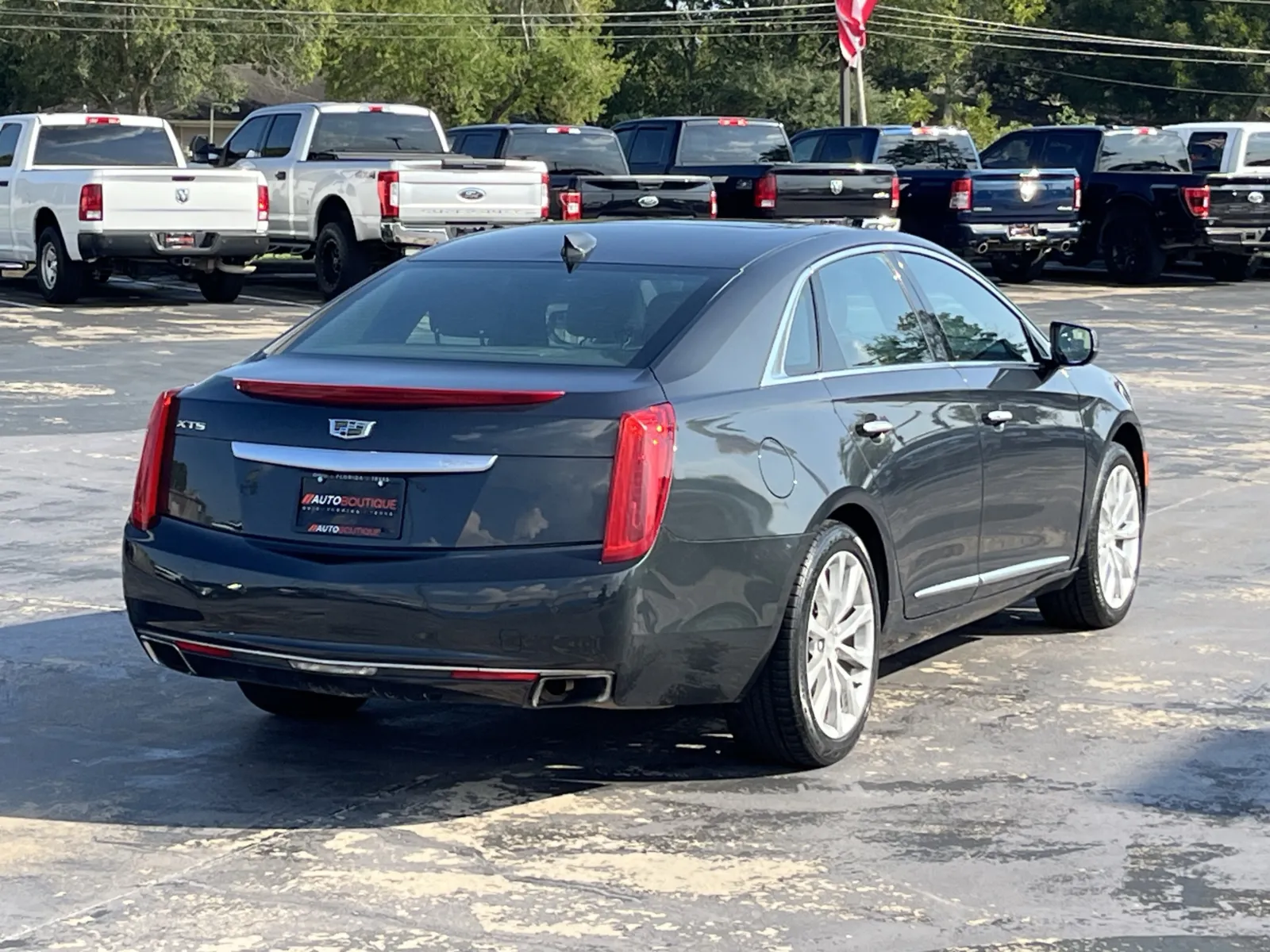 Cadillac XTS photo 9