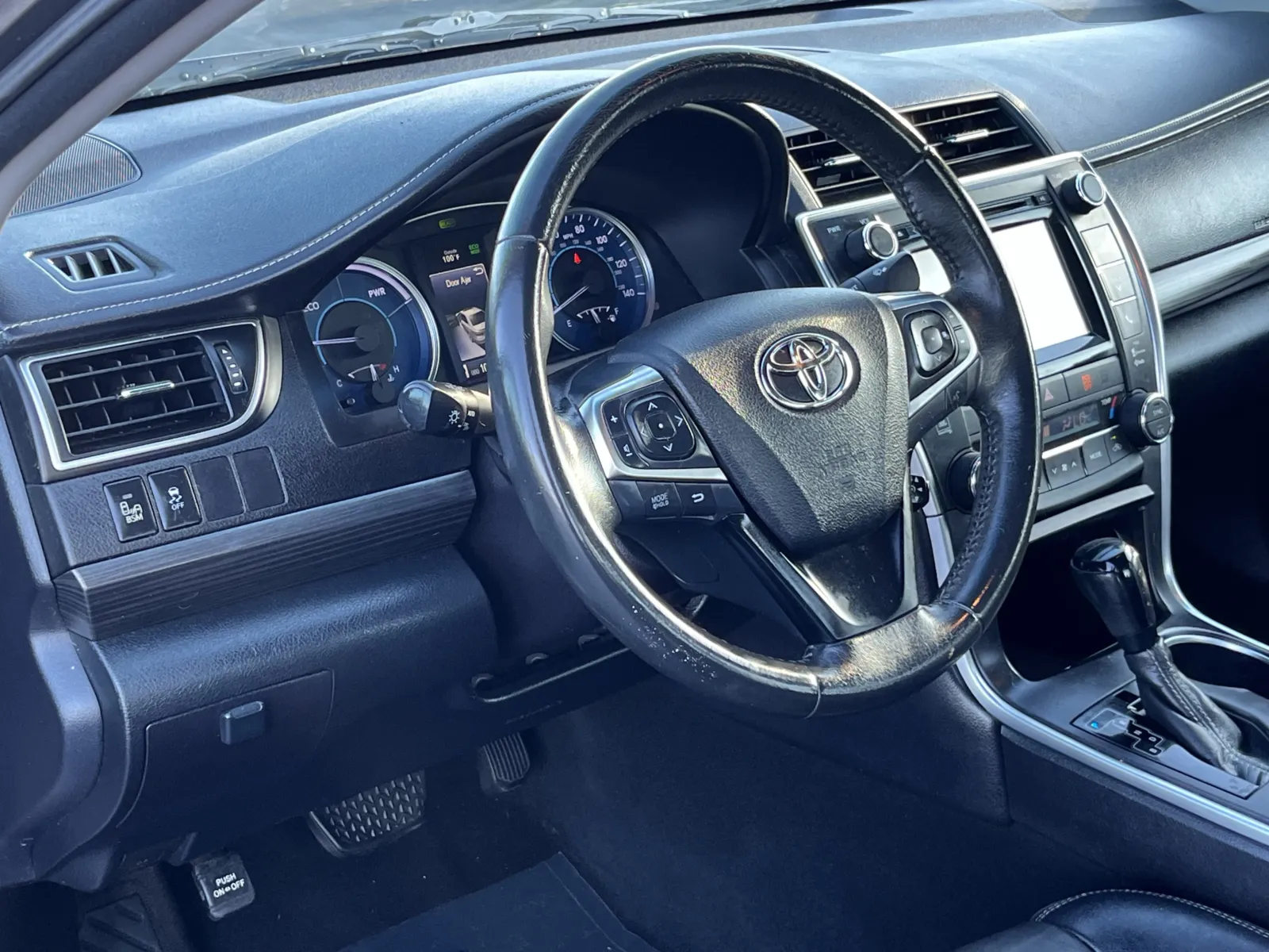 Toyota Camry photo 13