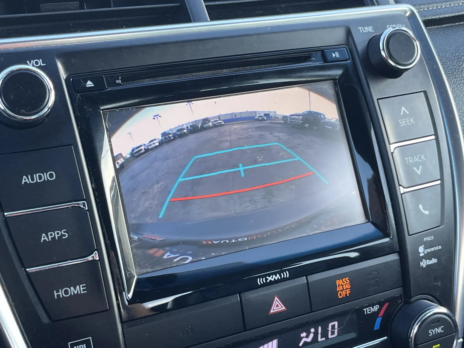 Toyota Camry photo 5