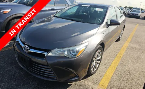 Gray 2017 Toyota Camry Hybrid XLE for sale in Alvin, TX