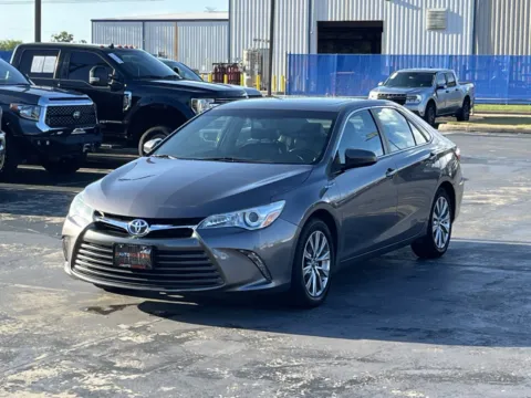 Photos of 2017 Toyota Camry Hybrid XLE for sale in Alvin, TX at Auto Boutique Texas