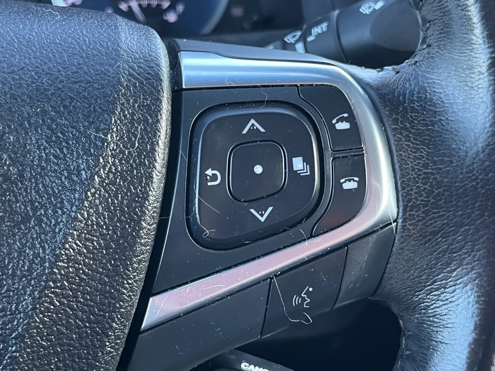 Toyota Camry photo 18