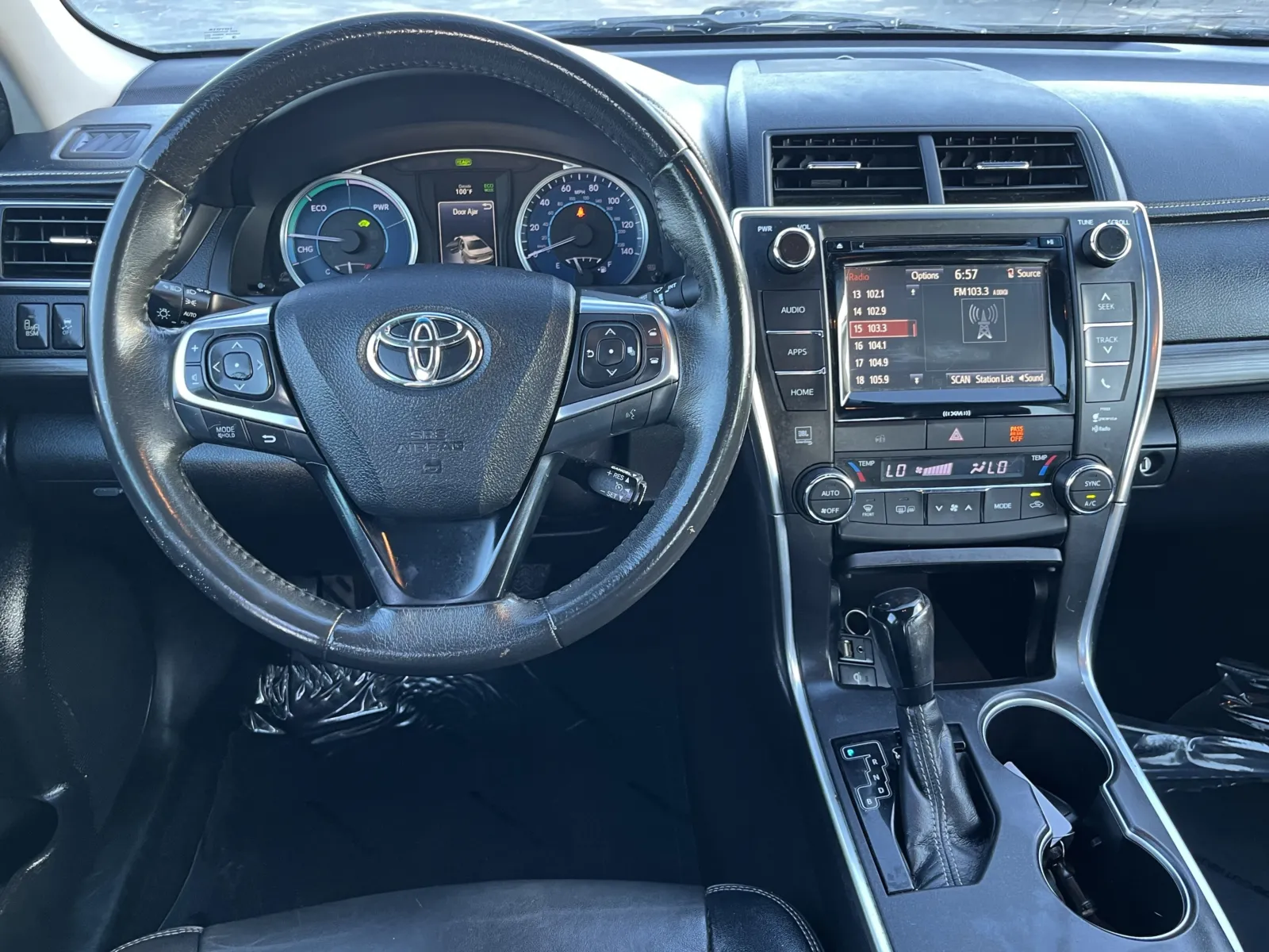 Toyota Camry photo 15