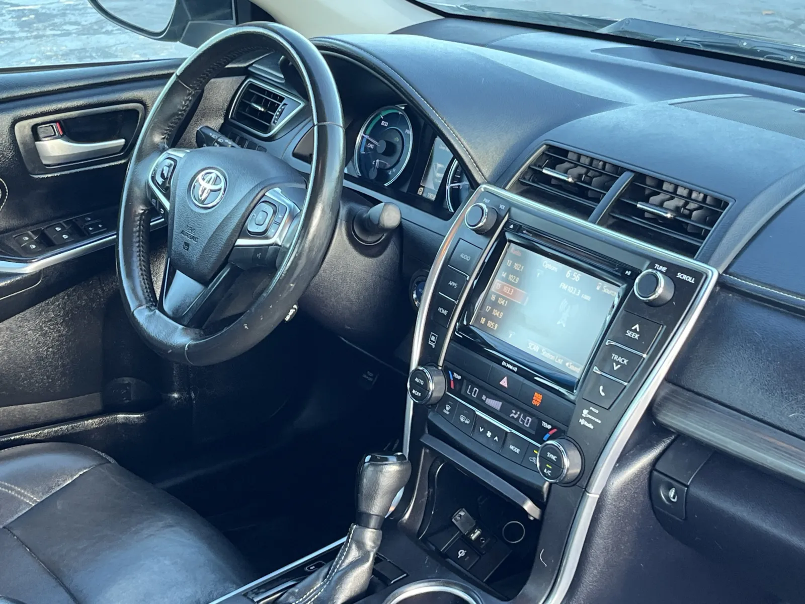Toyota Camry photo 14