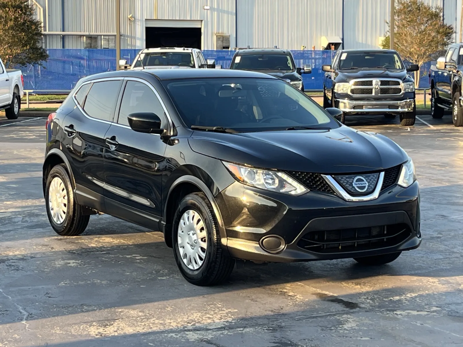 Nissan Rogue Sport photo 3