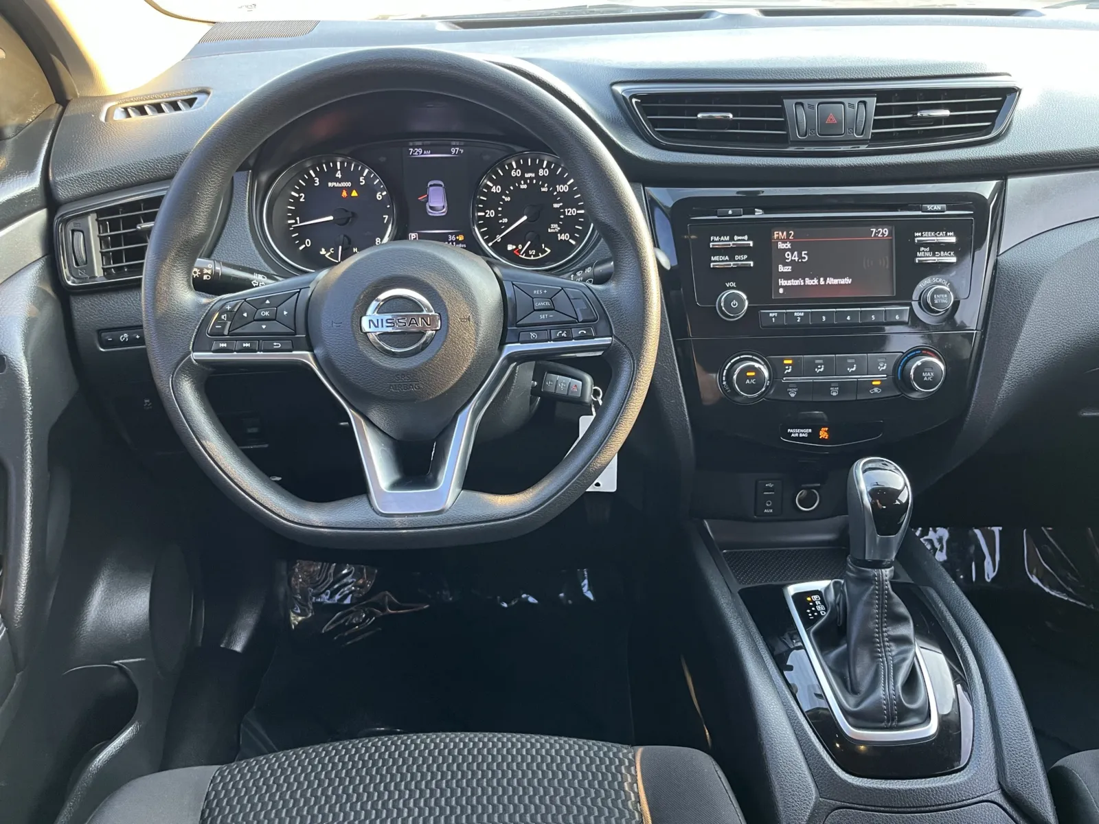 Nissan Rogue Sport photo 16