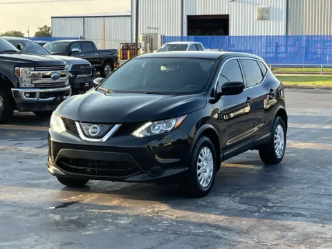 Photos of 2018 Nissan Rogue Sport S for sale in Alvin, TX at Auto Boutique Texas
