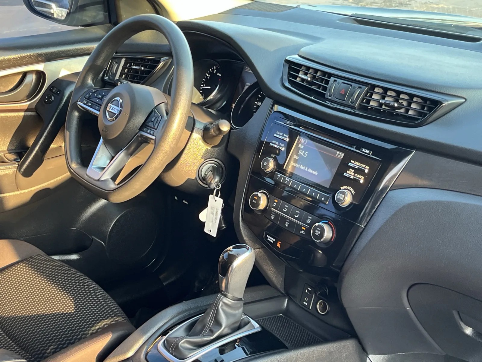 Nissan Rogue Sport photo 15