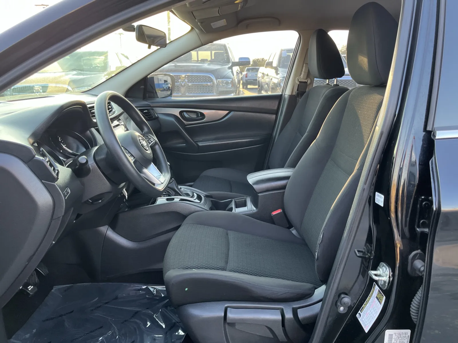 Nissan Rogue Sport photo 25