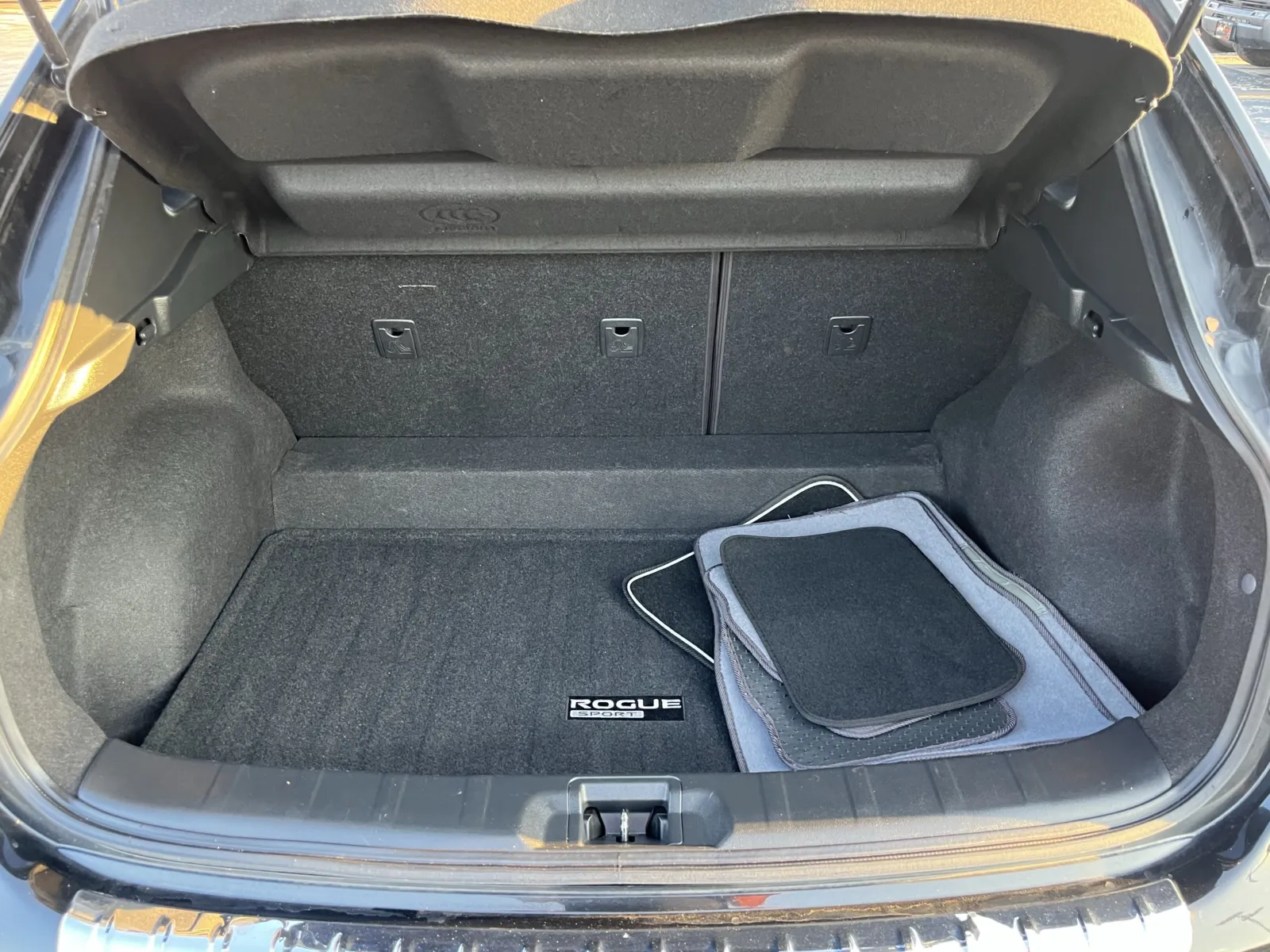 Nissan Rogue Sport photo 13