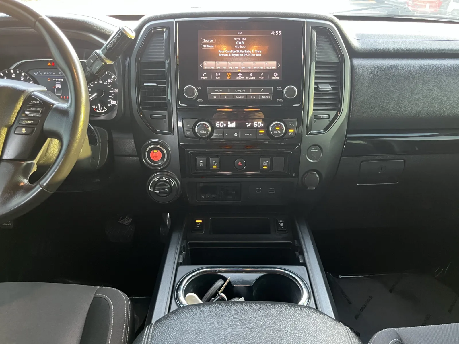 Nissan Titan photo 21