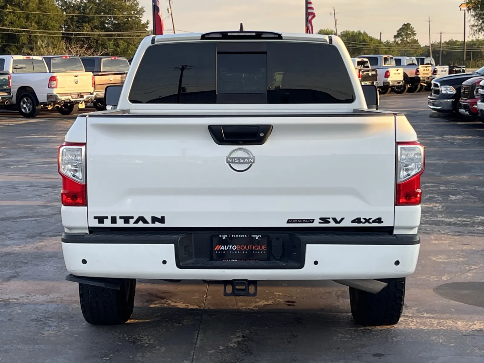 Nissan Titan photo 7