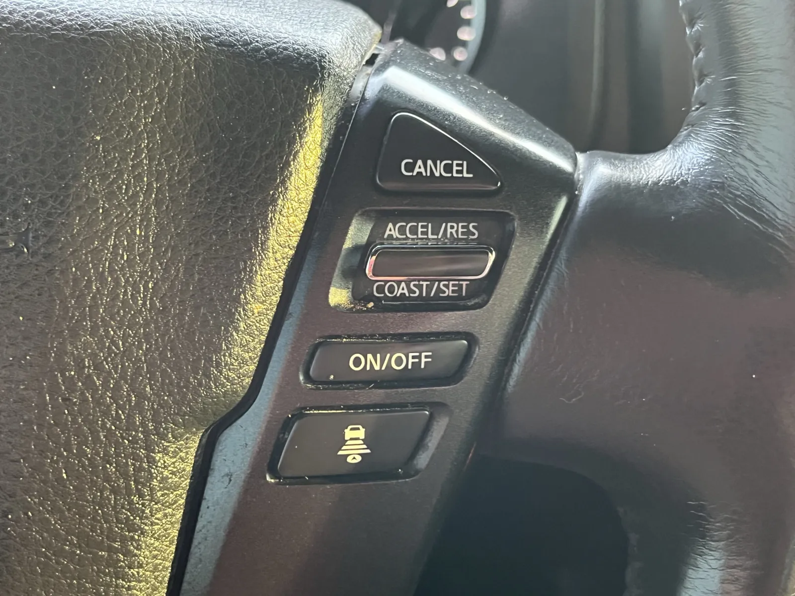 Nissan Titan photo 17