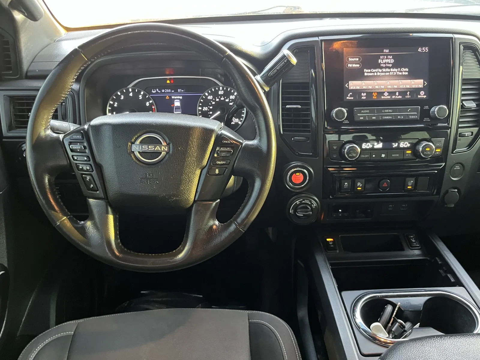 Nissan Titan photo 14