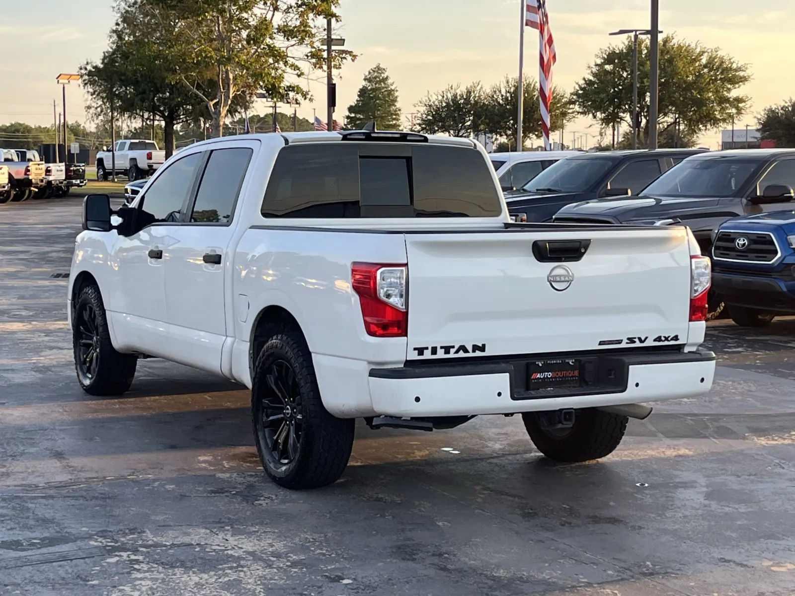 Nissan Titan photo 9
