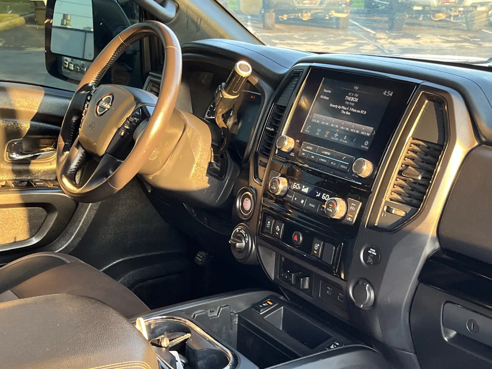 Nissan Titan photo 13