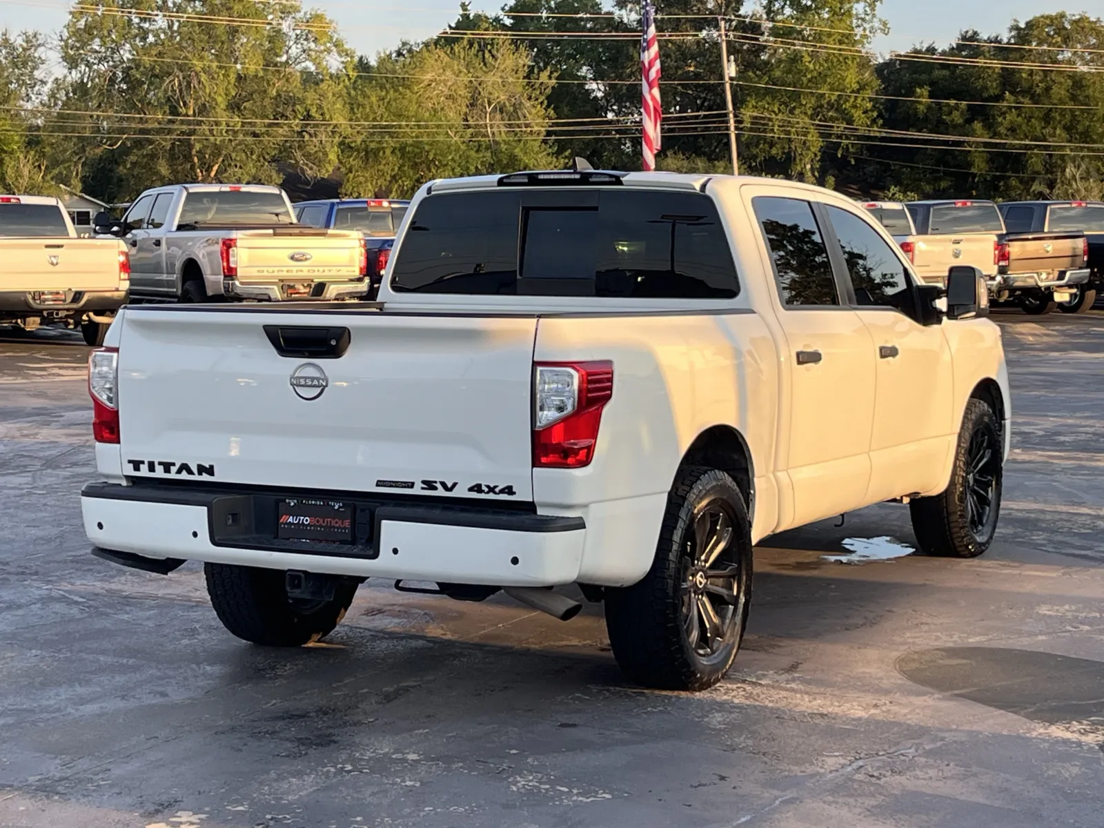 Nissan Titan photo 8