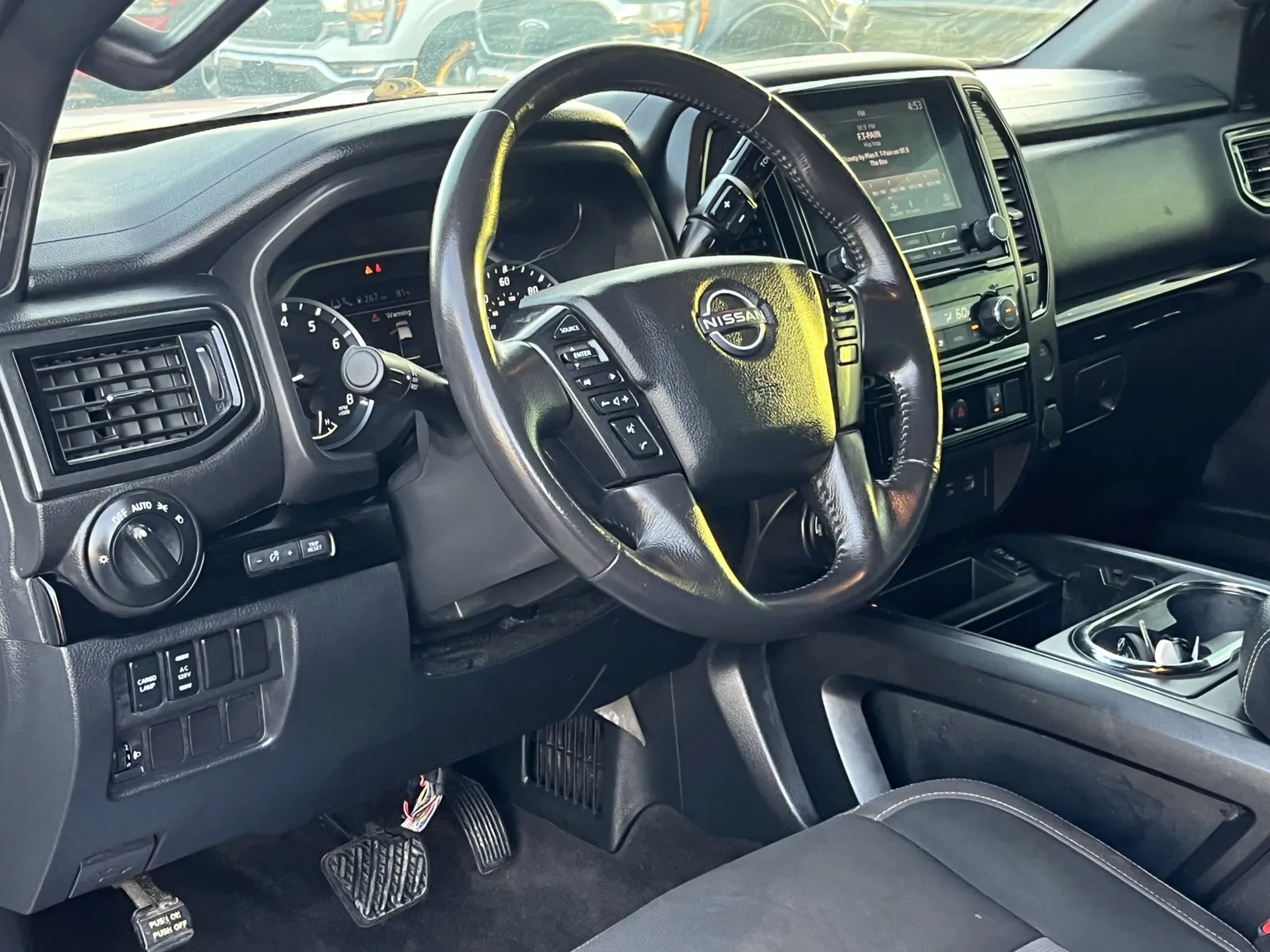 Nissan Titan photo 12