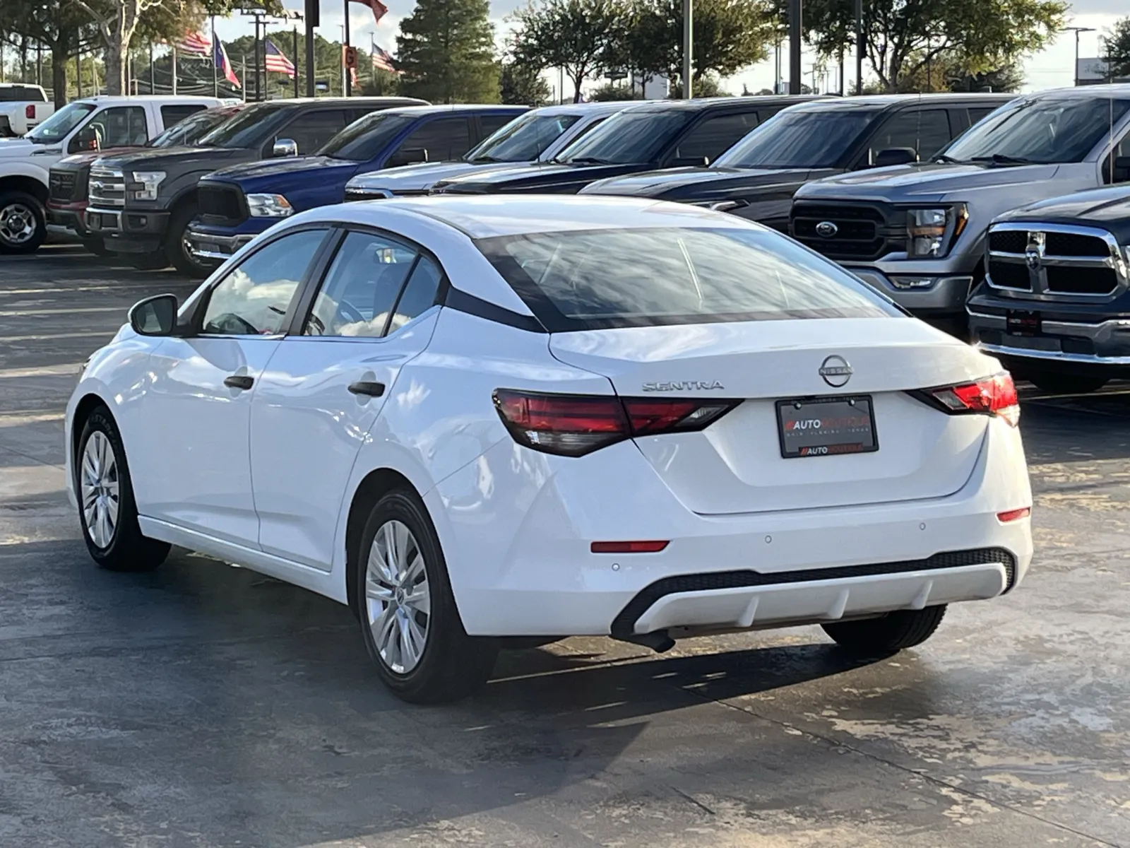 Nissan Sentra photo 9