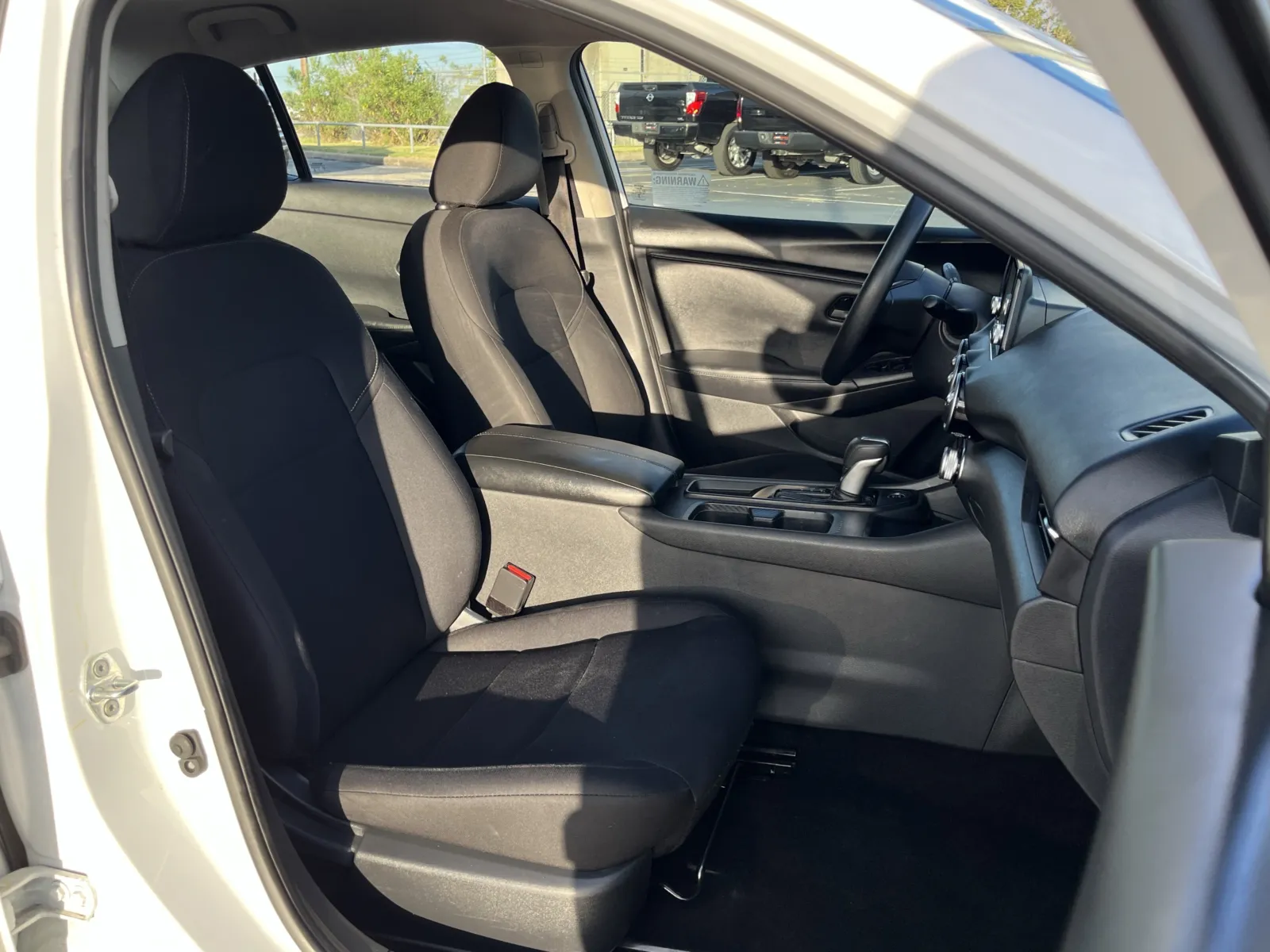 Nissan Sentra photo 24