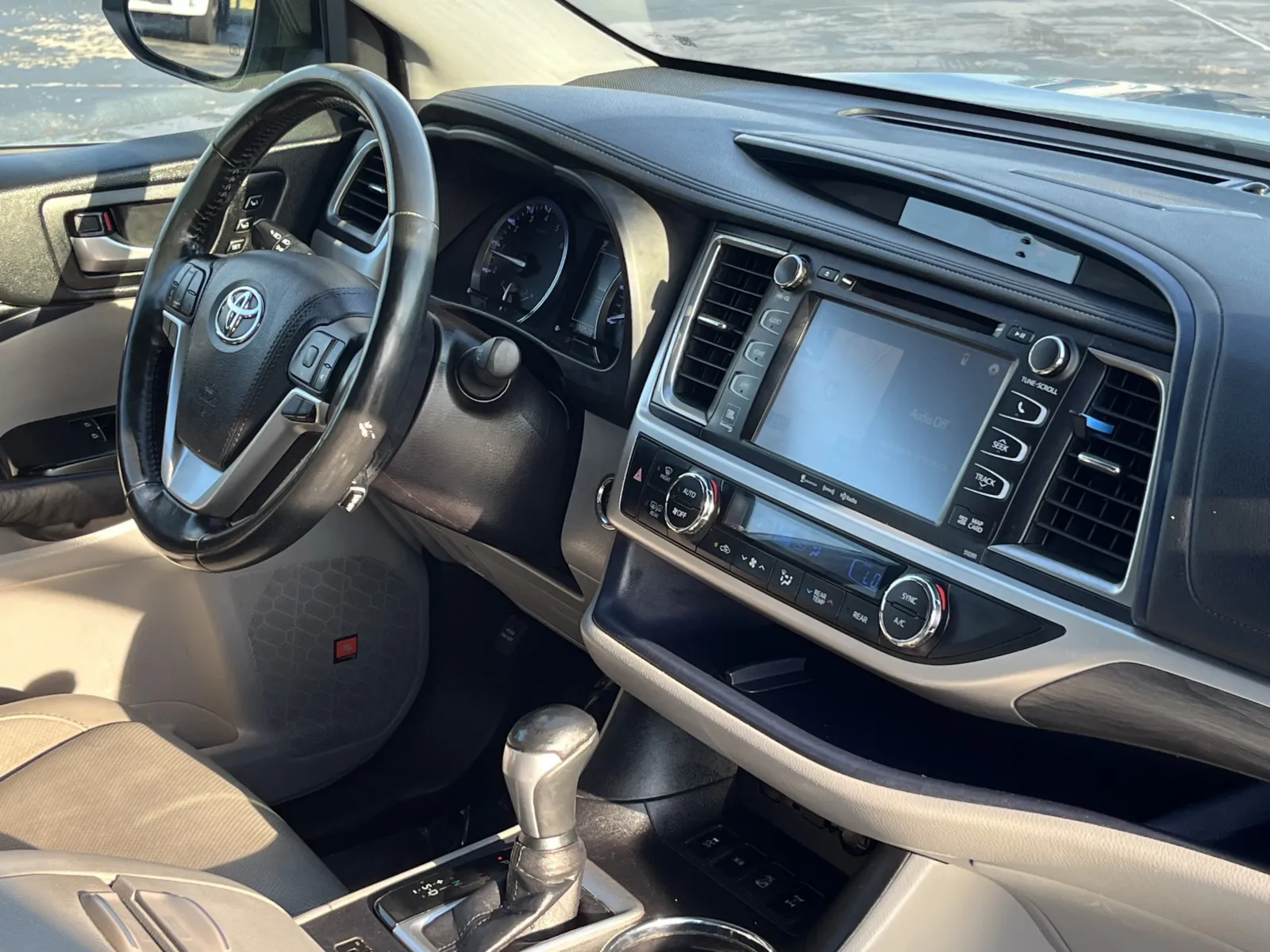 Toyota Highlander photo 14