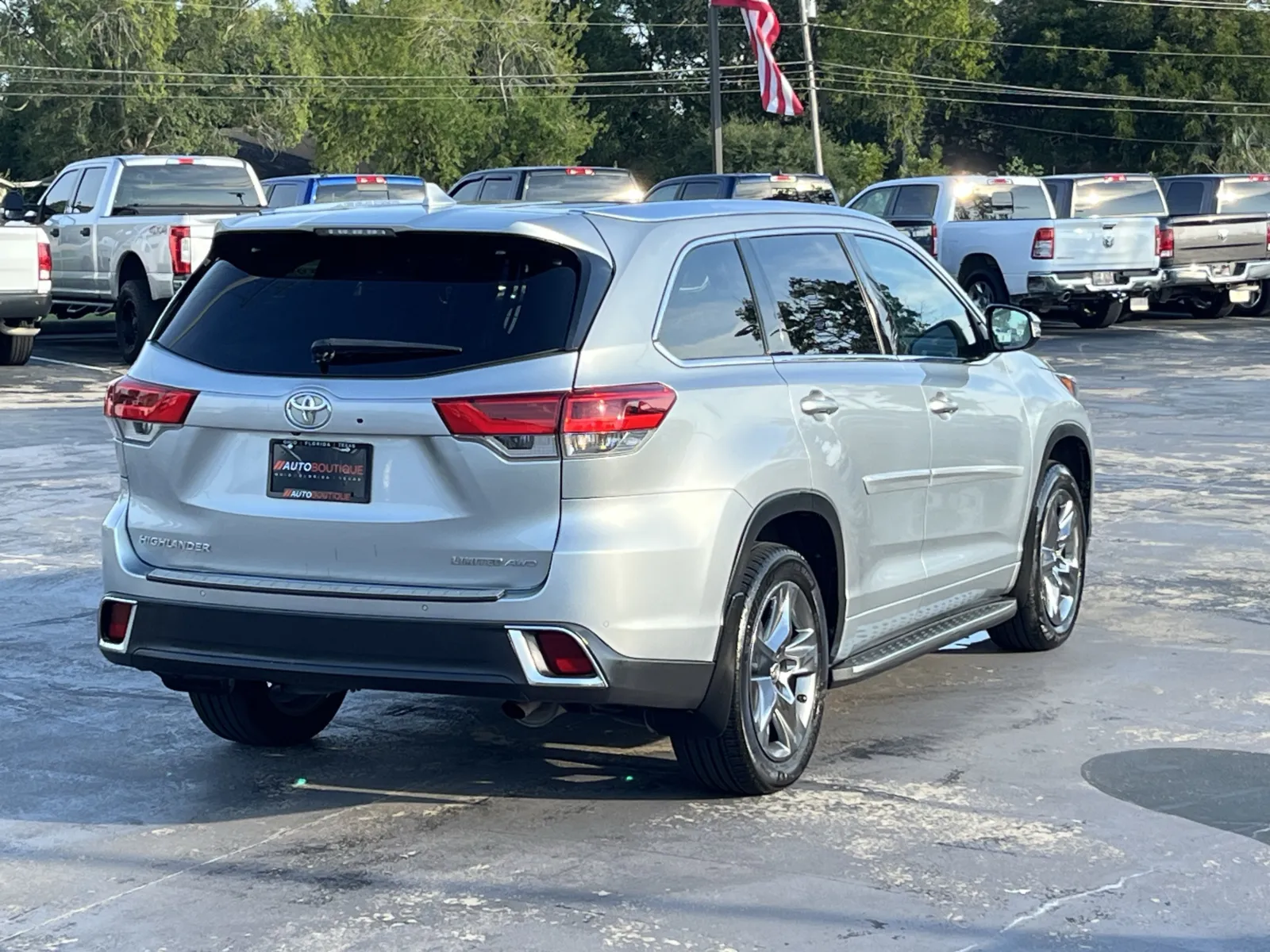 Toyota Highlander photo 9