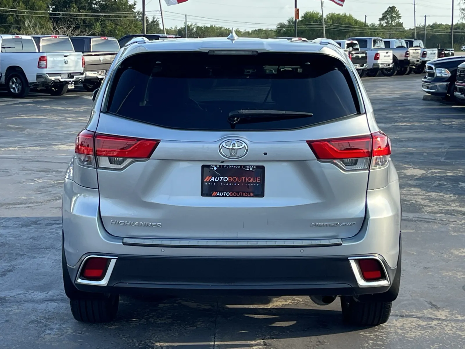Toyota Highlander photo 8