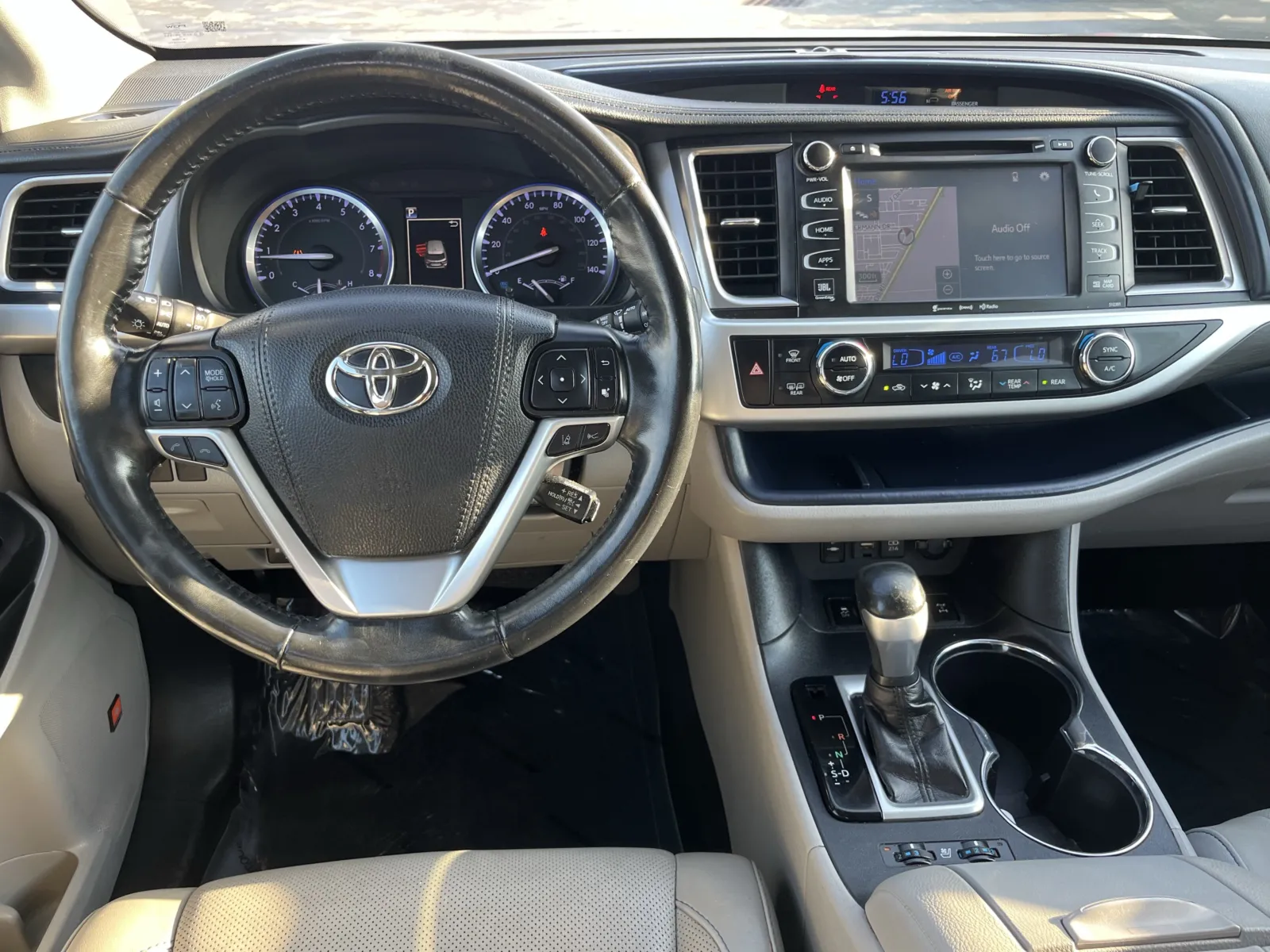 Toyota Highlander photo 15