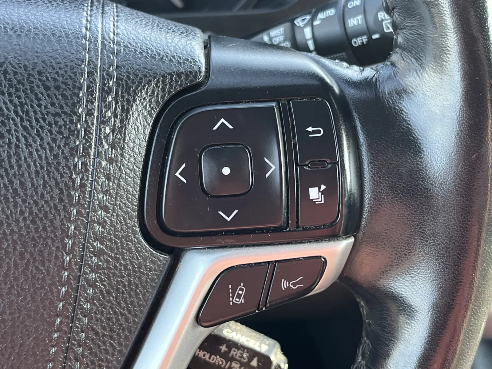 Toyota Highlander photo 18
