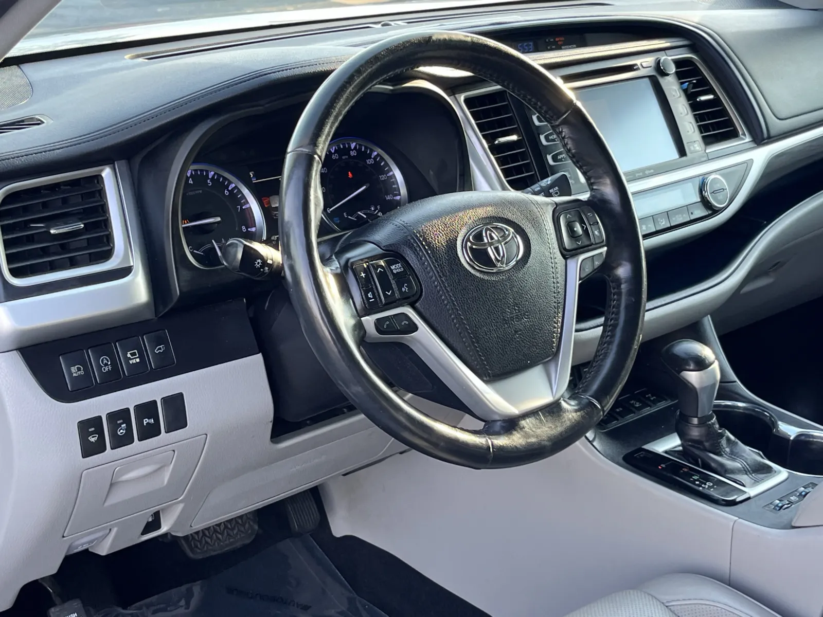 Toyota Highlander photo 13