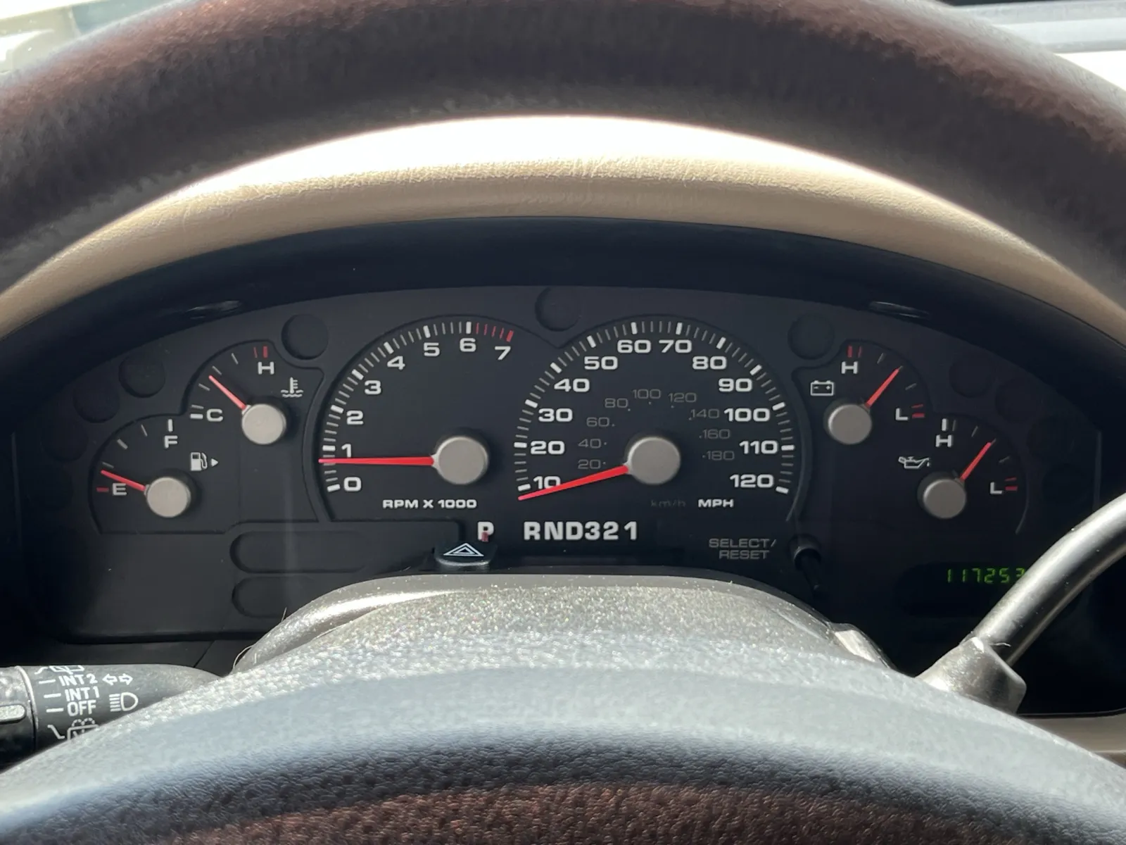 Ford Explorer photo 16