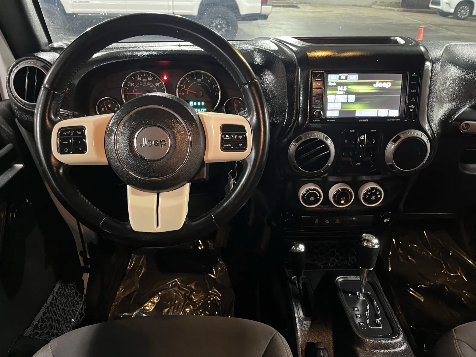 Jeep Wrangler photo 13