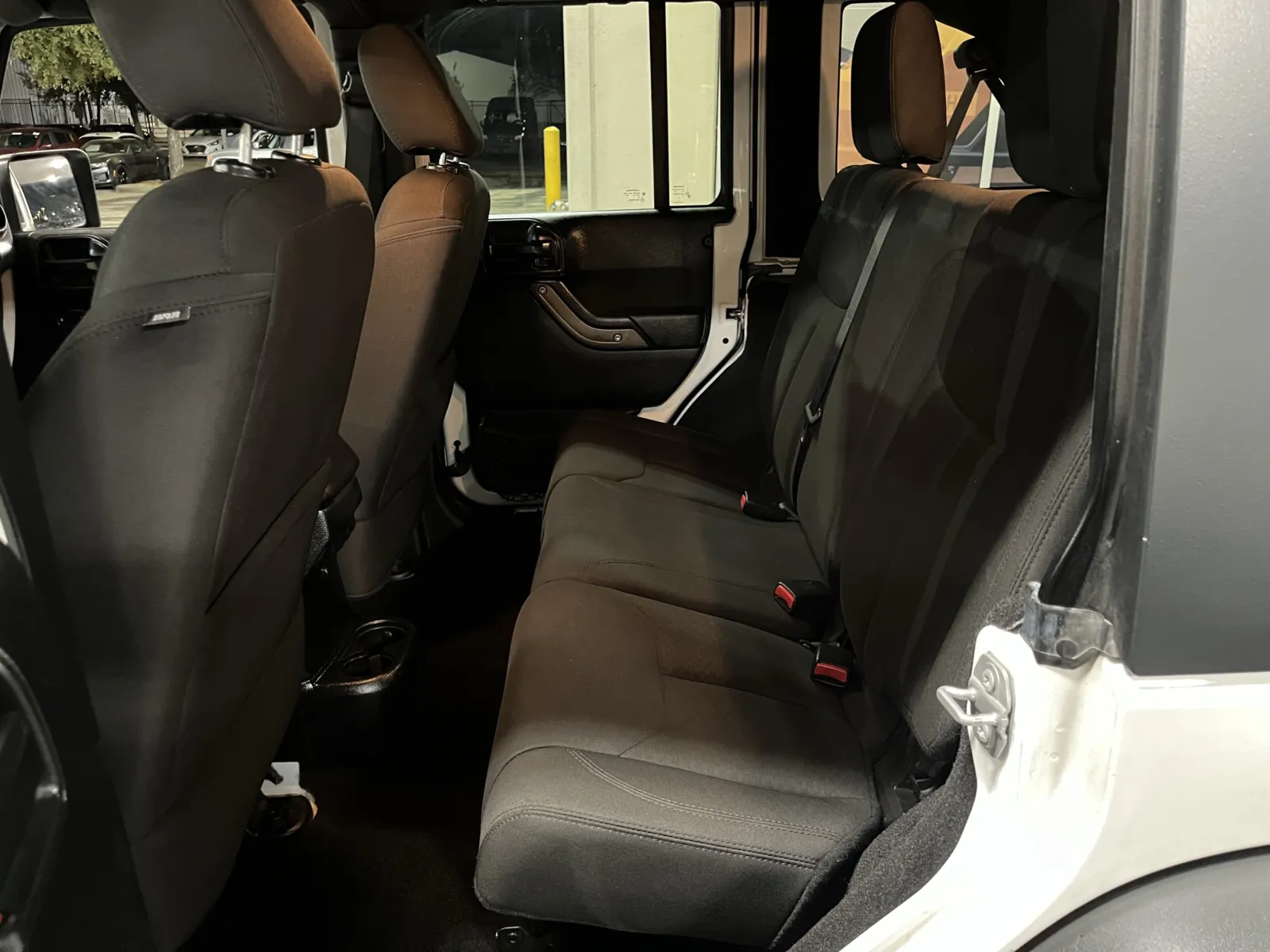 Jeep Wrangler photo 23