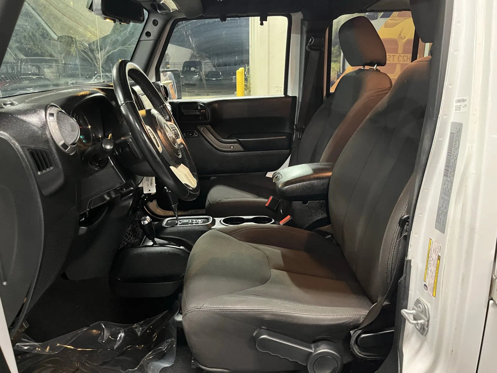 Jeep Wrangler photo 21