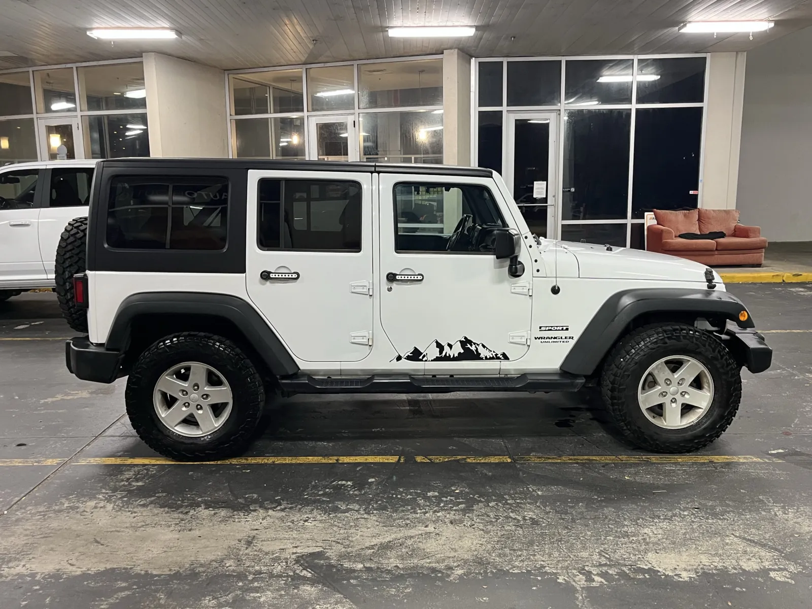 Jeep Wrangler photo 10
