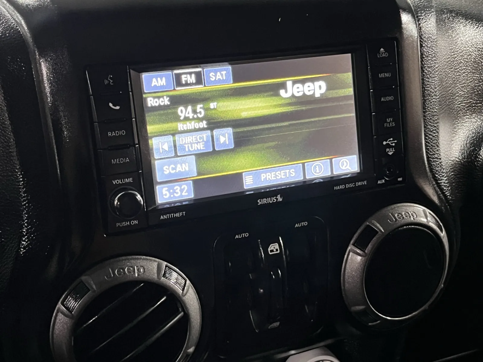 Jeep Wrangler photo 6