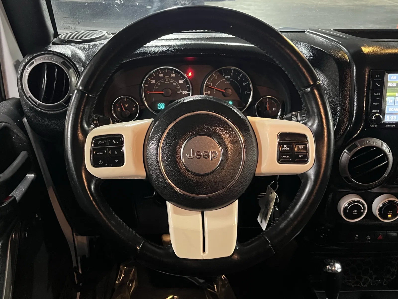 Jeep Wrangler photo 14