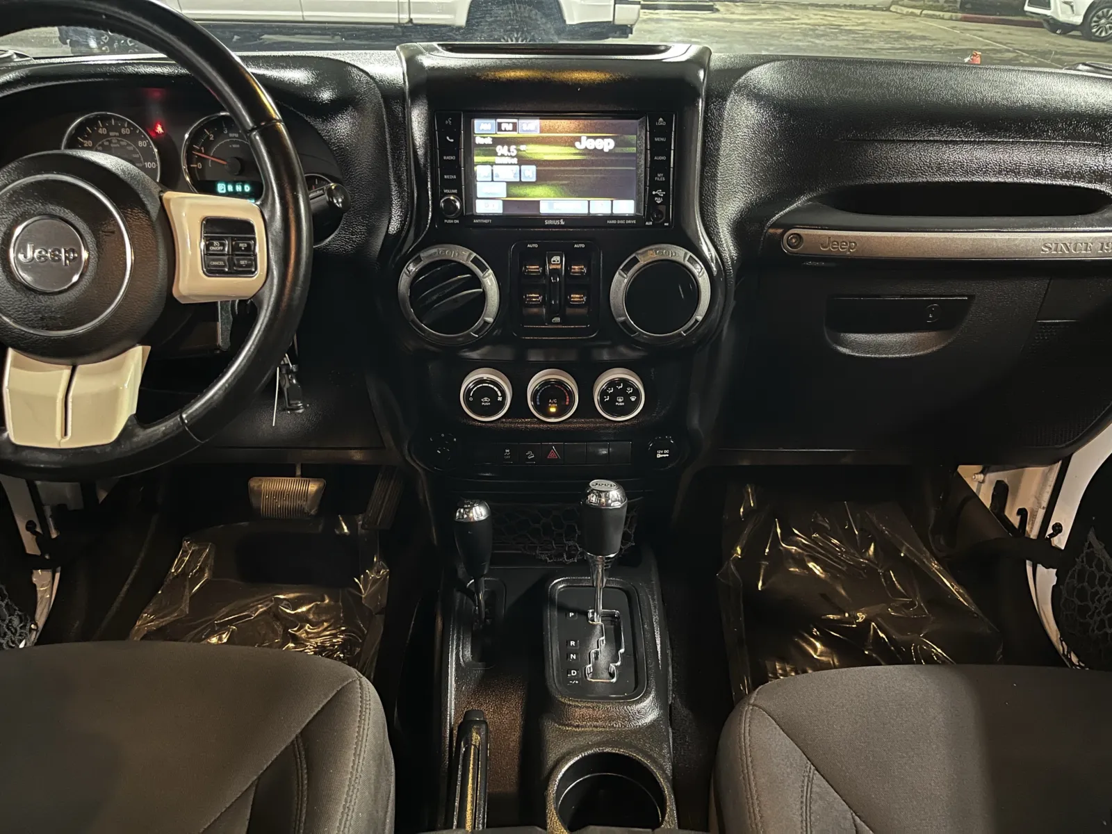 Jeep Wrangler photo 19