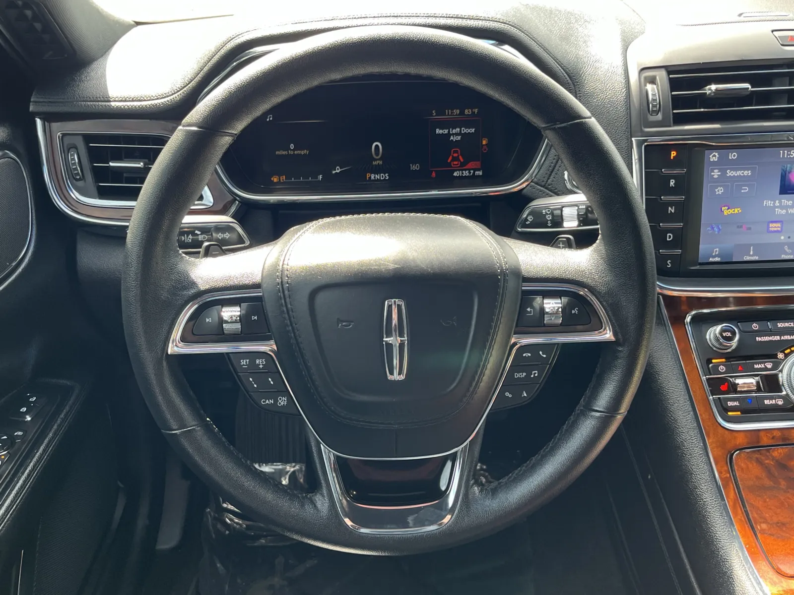 Lincoln Continental photo 15