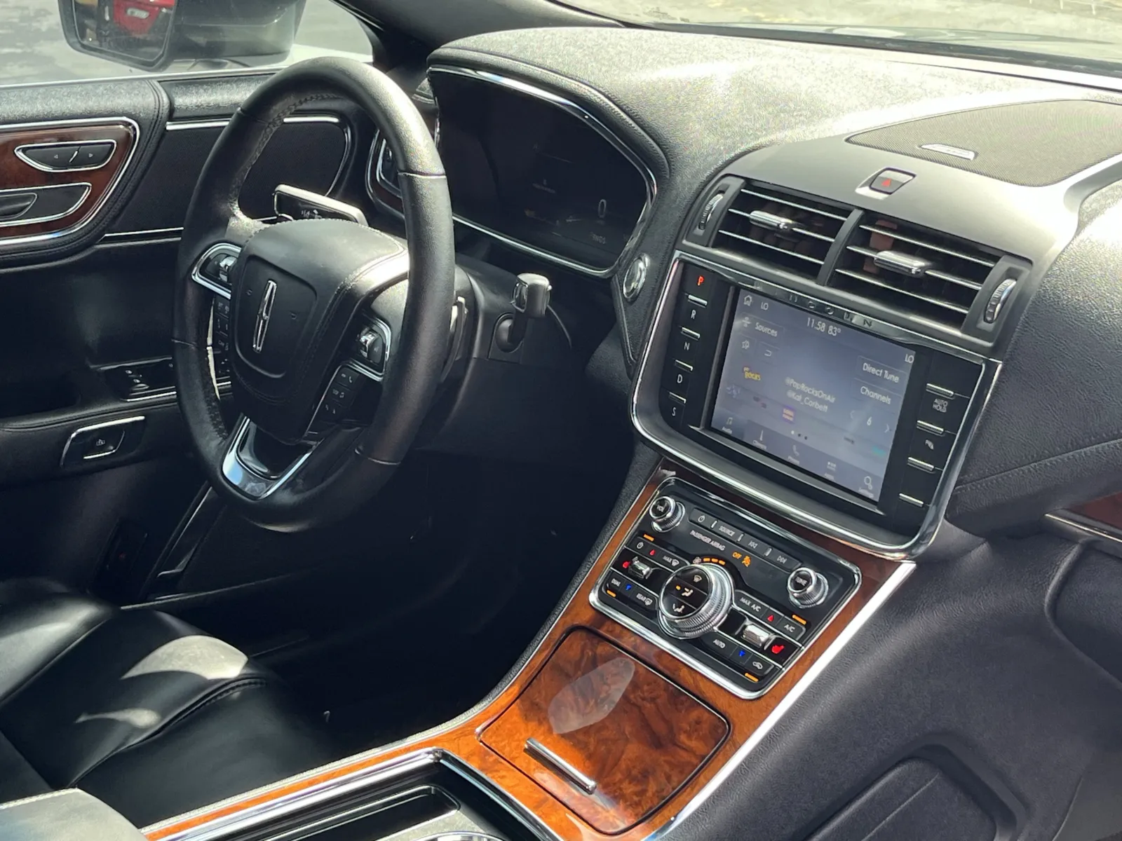 Lincoln Continental photo 13