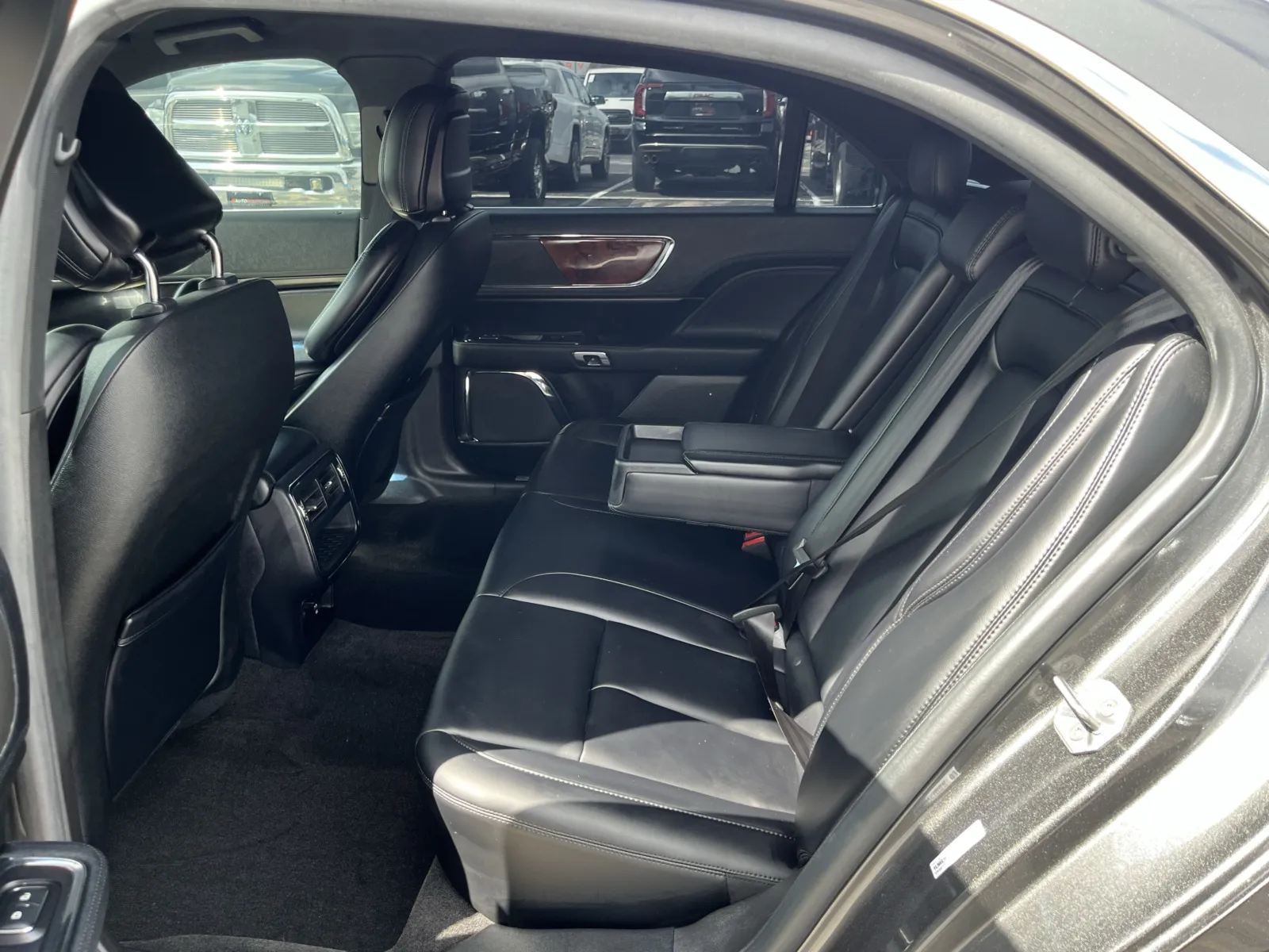 Lincoln Continental photo 26