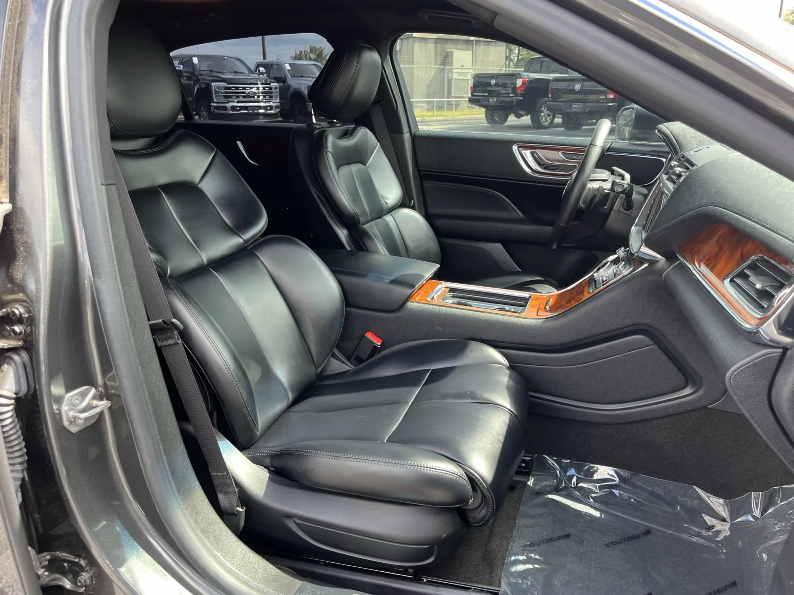 Lincoln Continental photo 25