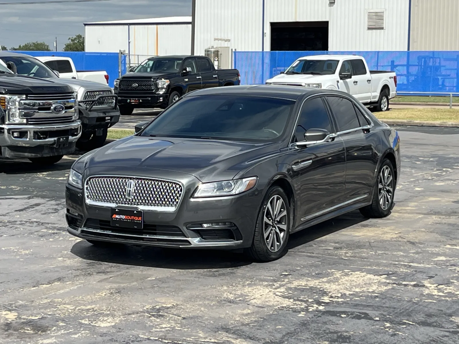 Lincoln Continental photo 2