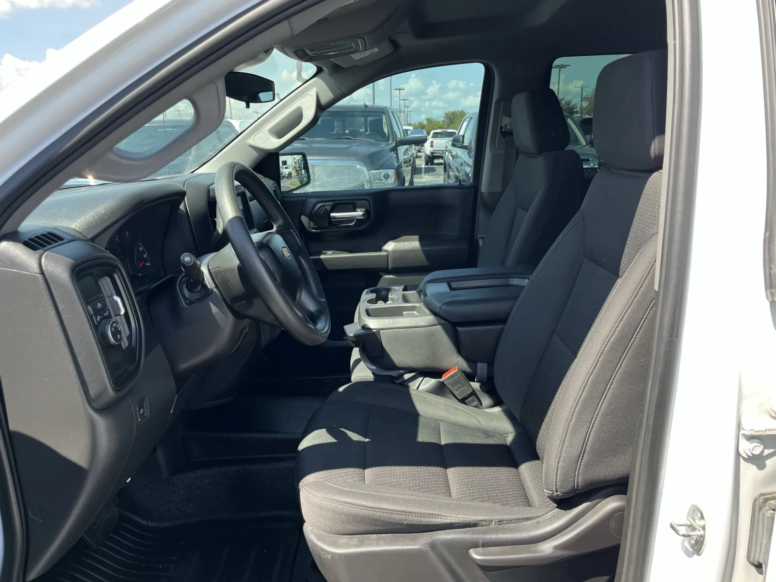 Chevrolet Silverado photo 22