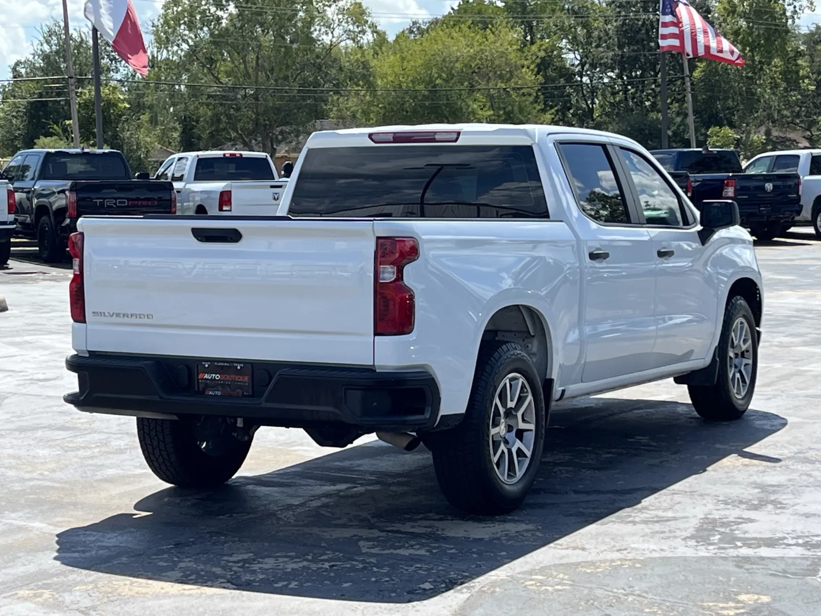 Chevrolet Silverado photo 8